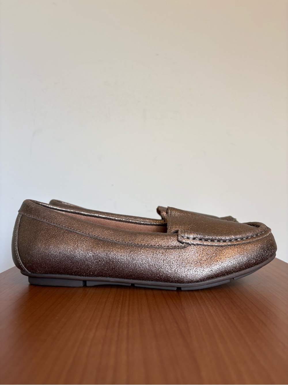 Vionic Debbie Metallic Bronze Loafers Slip on Support Shoes size 6.5 Wide
